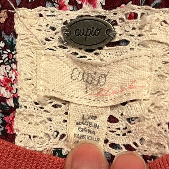 CUPIO Coral Asymmetrical Hem Long Sleeve top!!  Size L - Picture 9 of 9